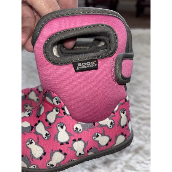 Bogs Toddler Girl Sz. 5 “ Penguins” Pink Waterproof Boots. Fantastic Pair - Picture 3 of 12